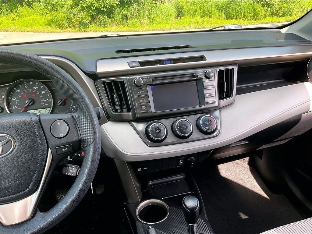 Used 2013 Toyota RAV4 LE AWD/4WD image 18