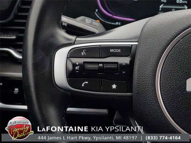 Certified 2025 Kia Sportage EX image 18