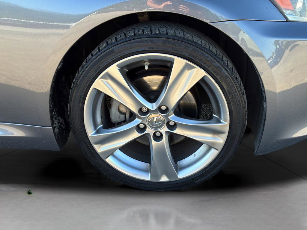 Used 2014 Lexus IS 250C w/ Luxury Package RWD image 32