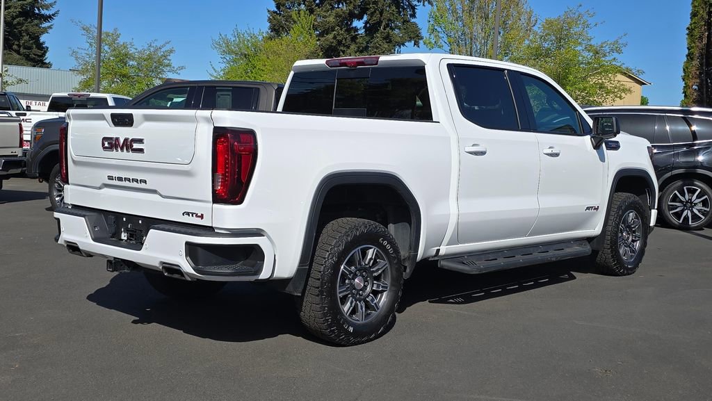 Used 2024 GMC Sierra 1500 AT4 w/ Technology Package AWD/4WD image 3