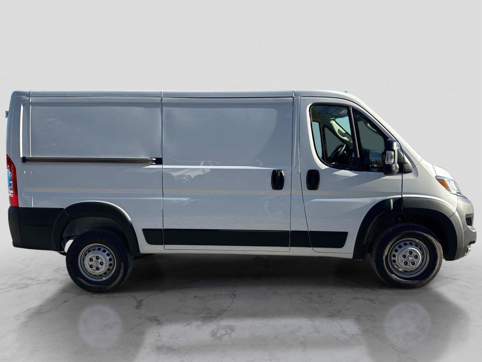 New 2026 RAM ProMaster 1500 w/ Storage Group FWD image 4