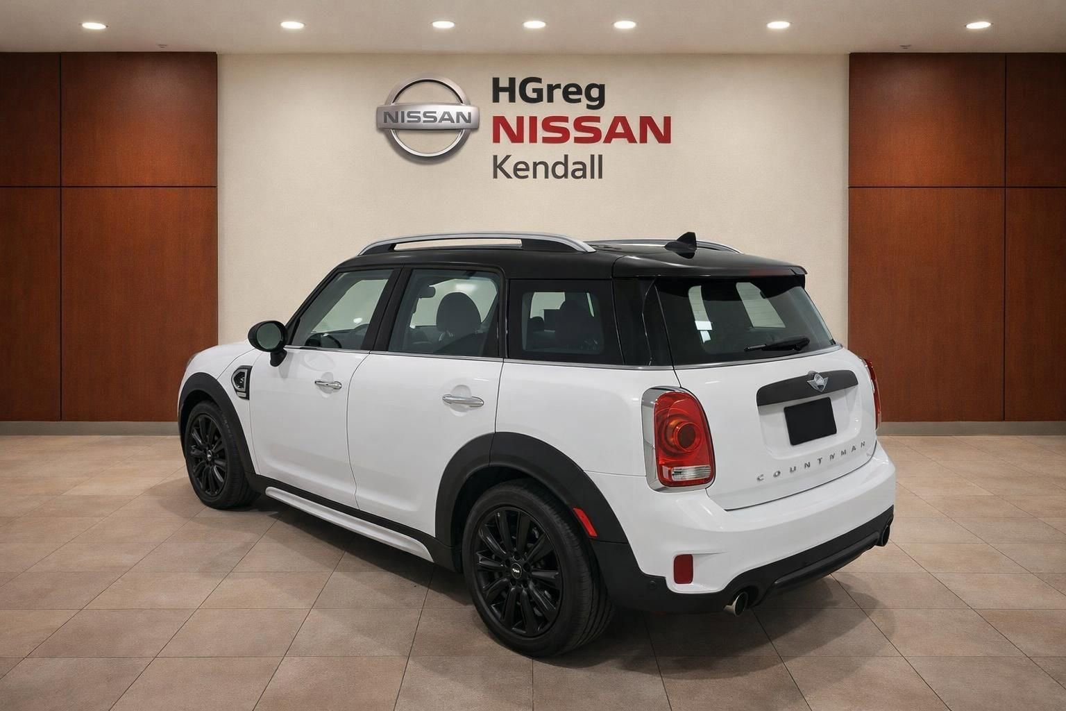 Used 2017 MINI Cooper Countryman S FWD image 2