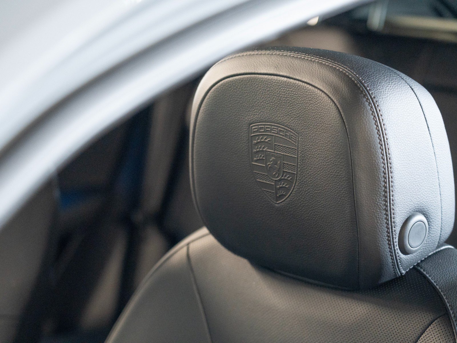 Certified 2026 Porsche Cayenne AWD/4WD image 24