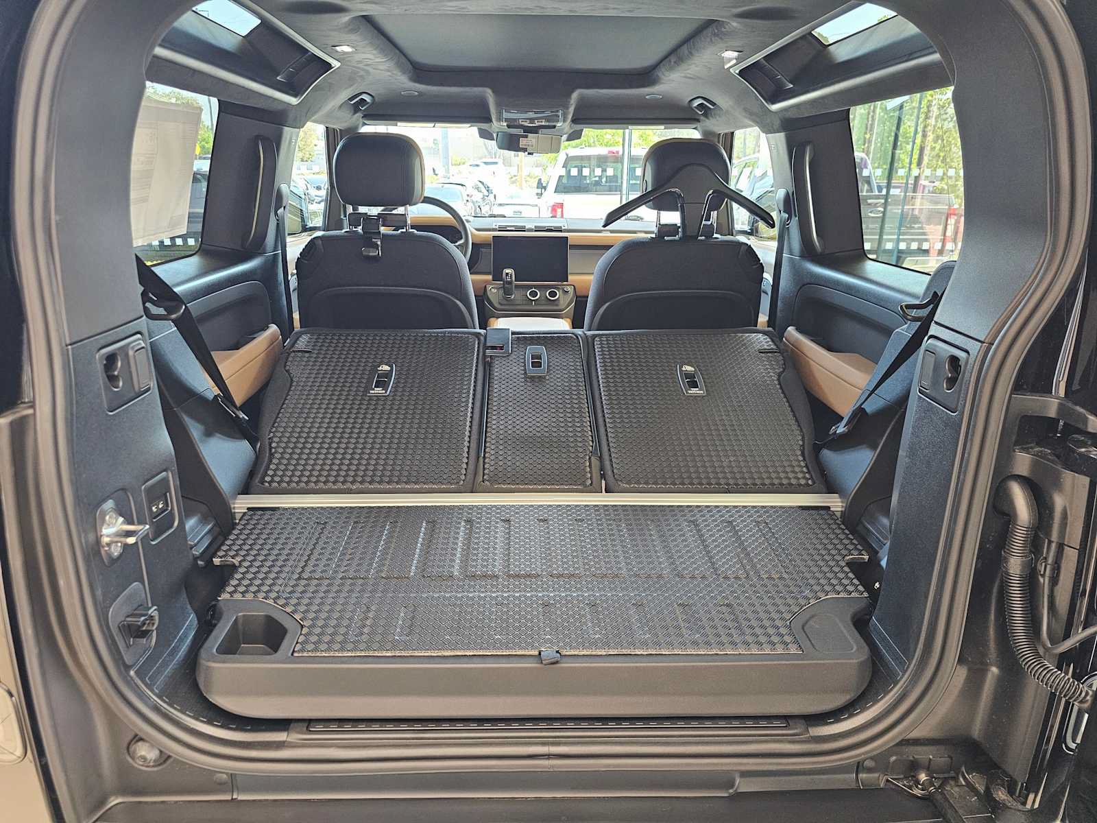 New 2026 Land Rover Defender 90 V8 AWD/4WD image 15