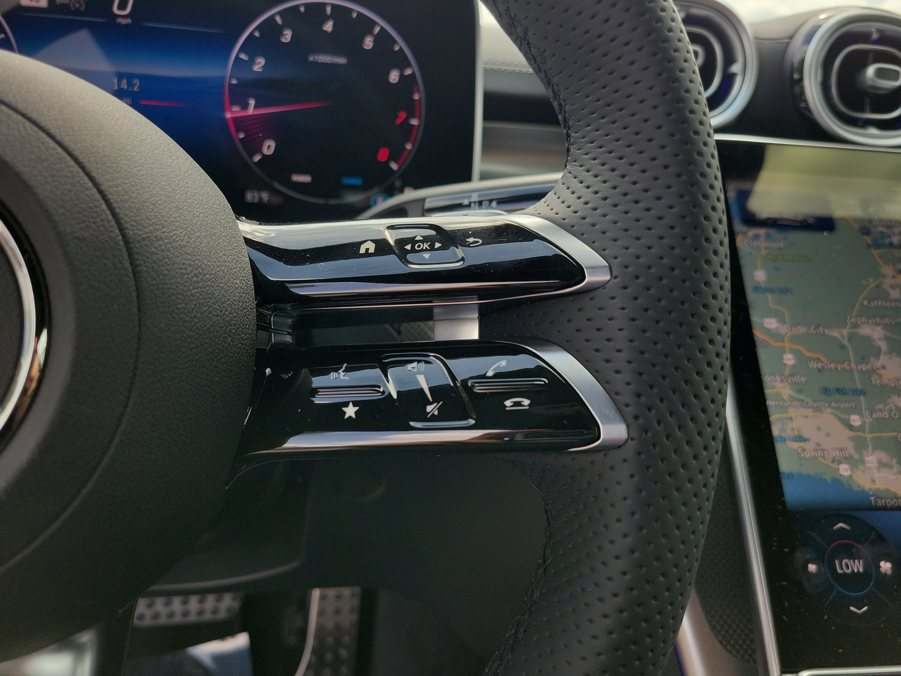New 2026 Mercedes-Benz CLE 300 4MATIC Coupe image 14