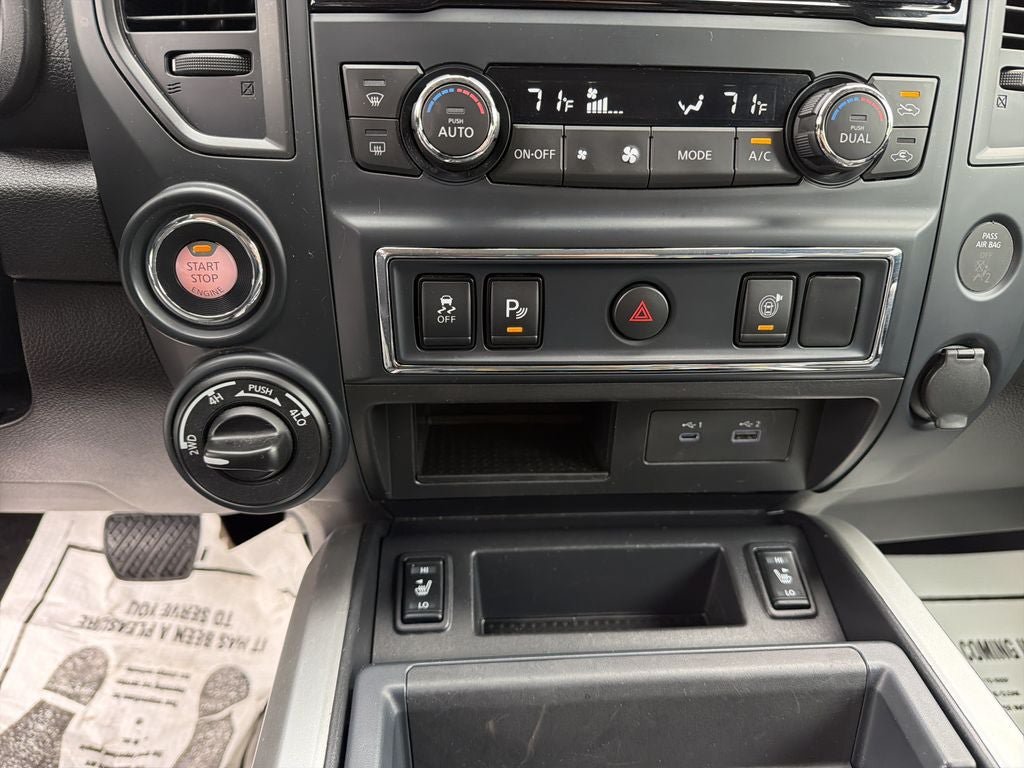 Used 2023 Nissan Titan SV w/ SV Convenience Package AWD/4WD image 24