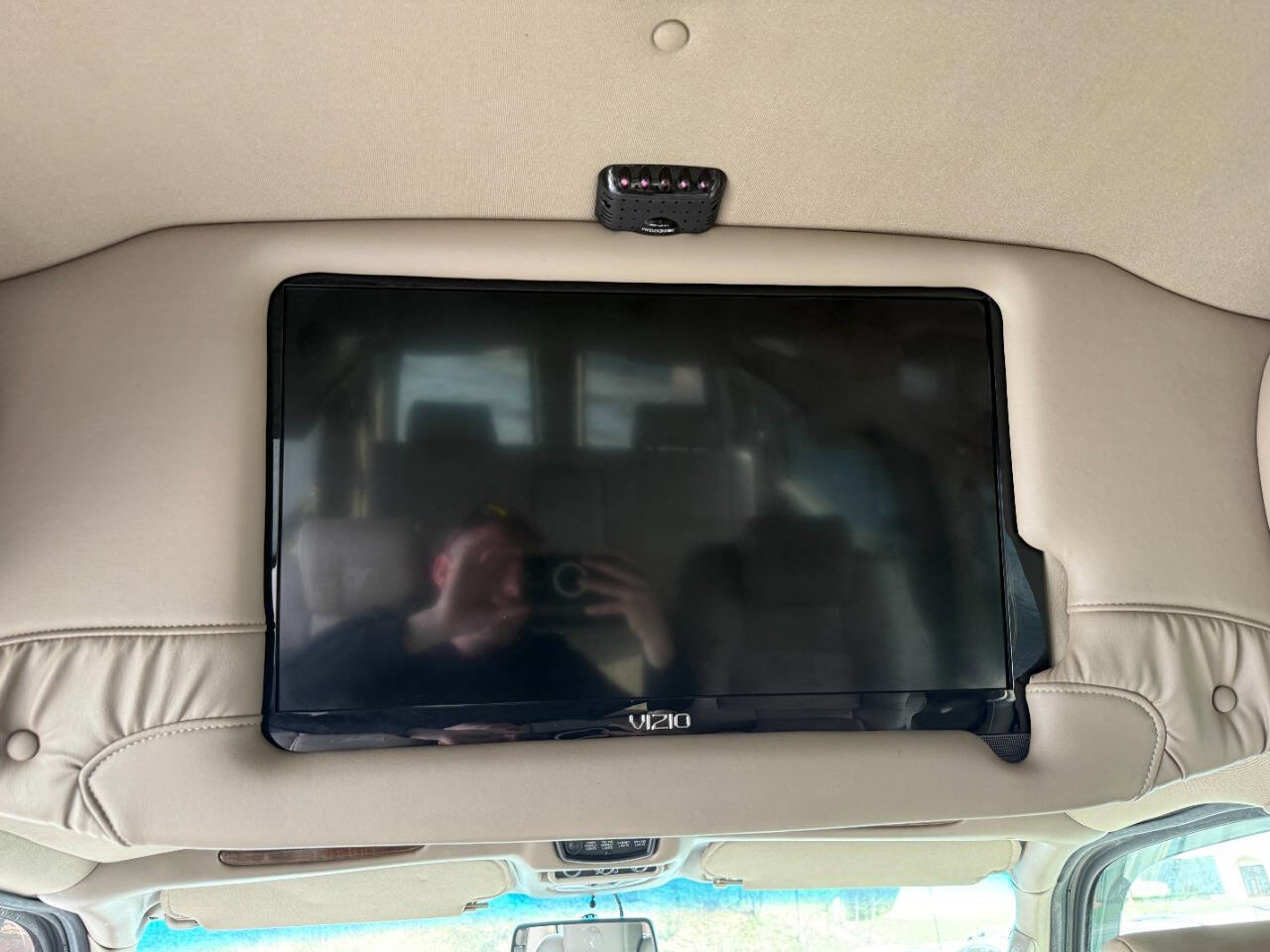 Used 2011 Chevrolet Express 1500 AWD image 27