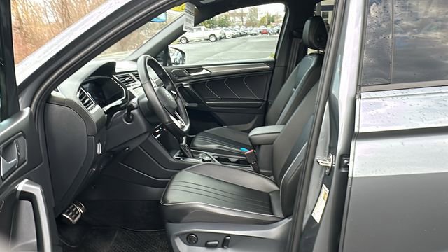 Used 2024 Volkswagen Tiguan SE R-Line image 9