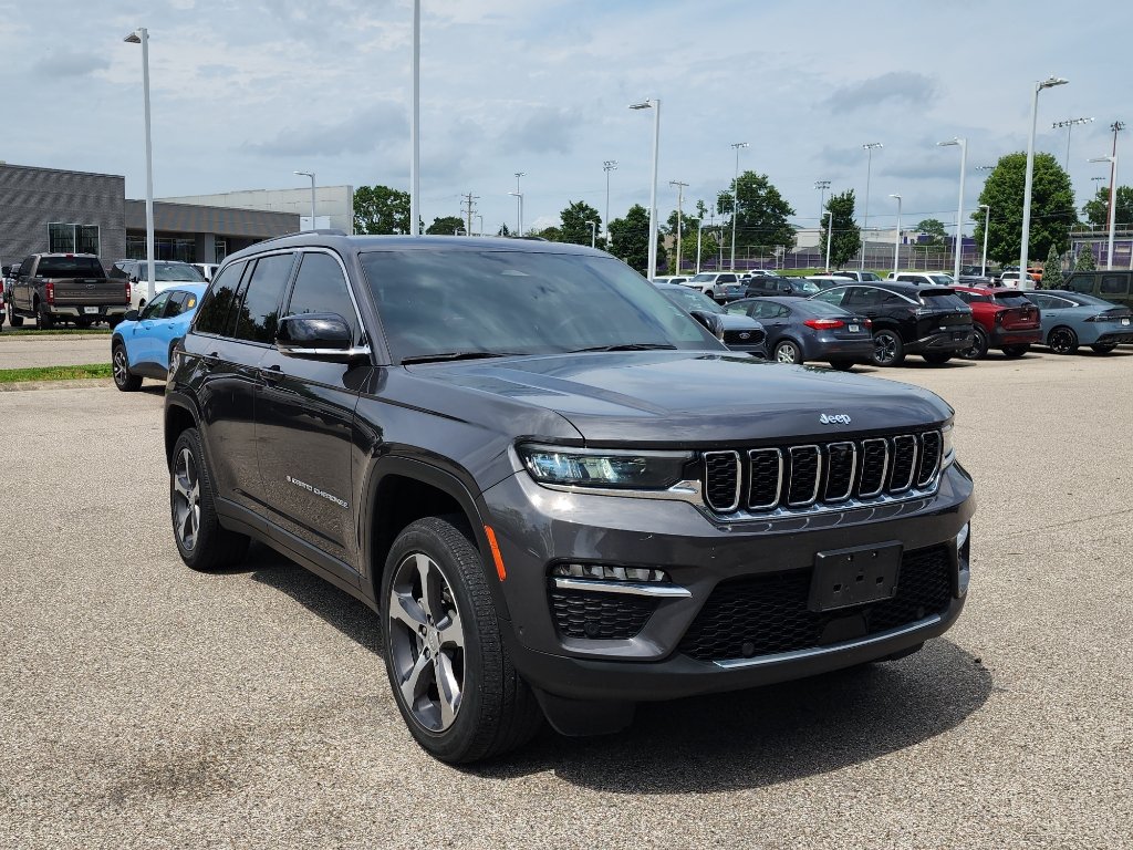 Used 2023 Jeep Grand Cherokee 4WD 4xe w/ Luxury Tech Group II image 9