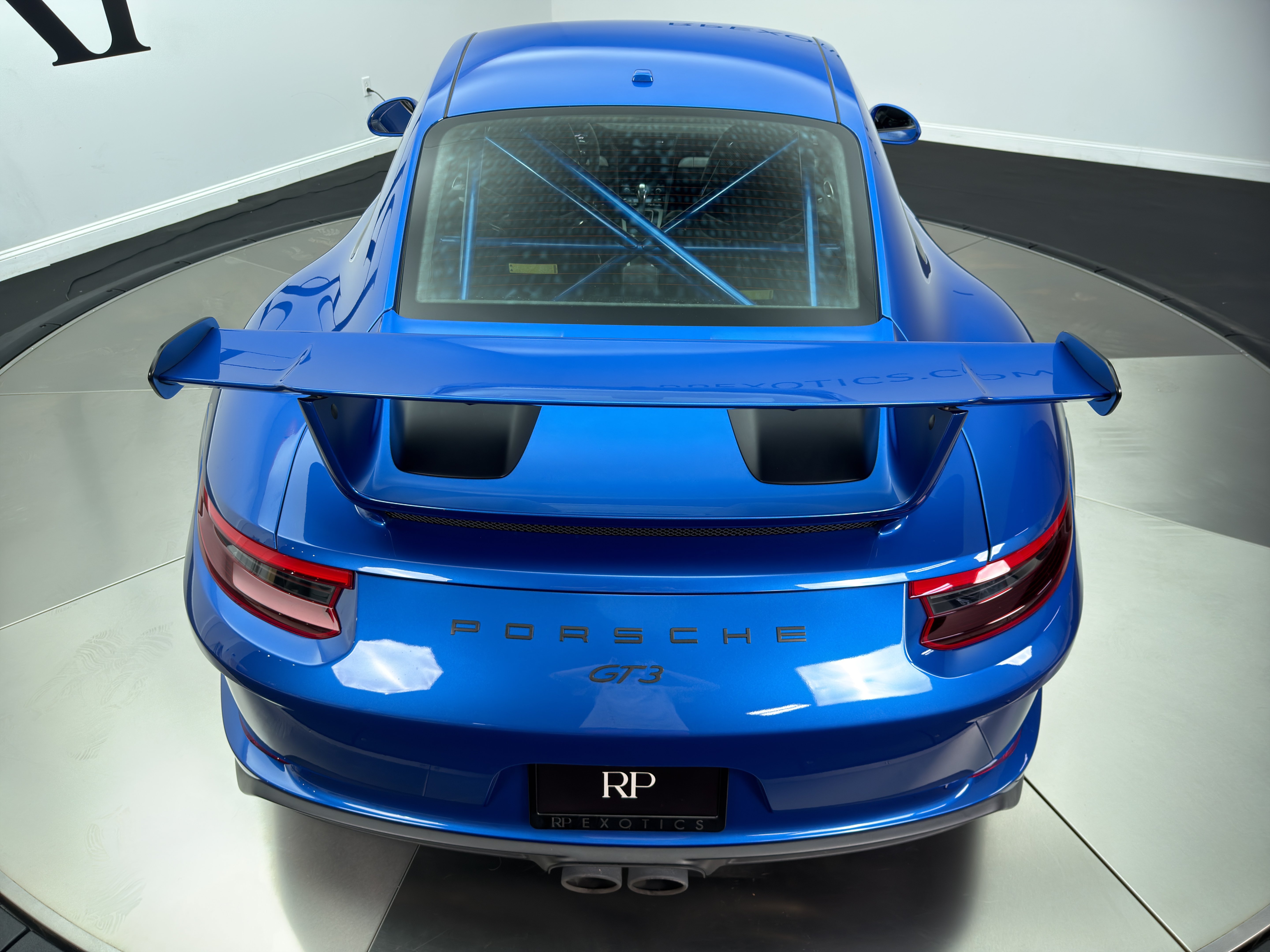 Used 2018 Porsche 911 GT3 w/ Light Design Package RWD image 11