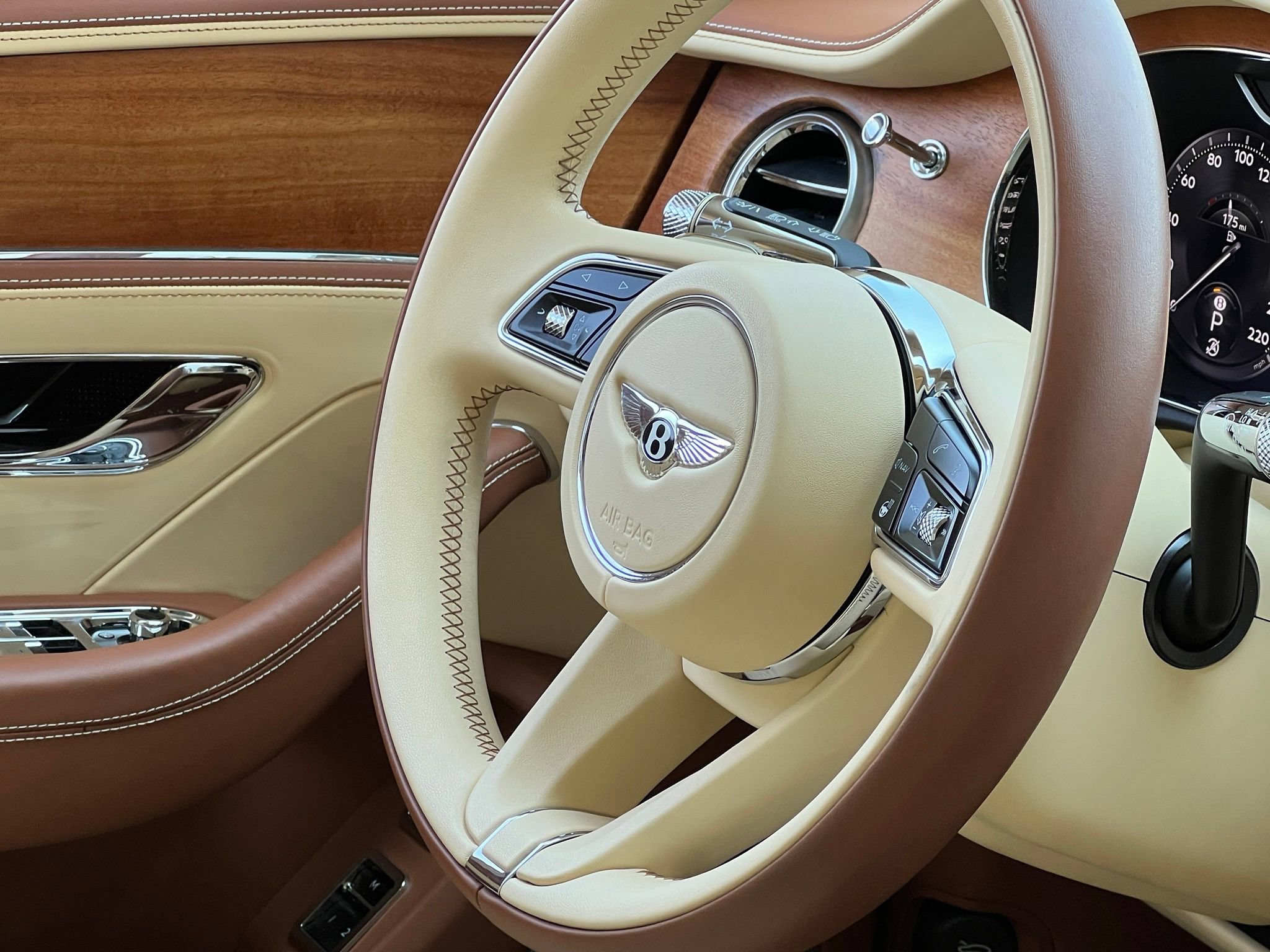 Used 2023 Bentley Flying Spur W12 AWD/4WD image 26