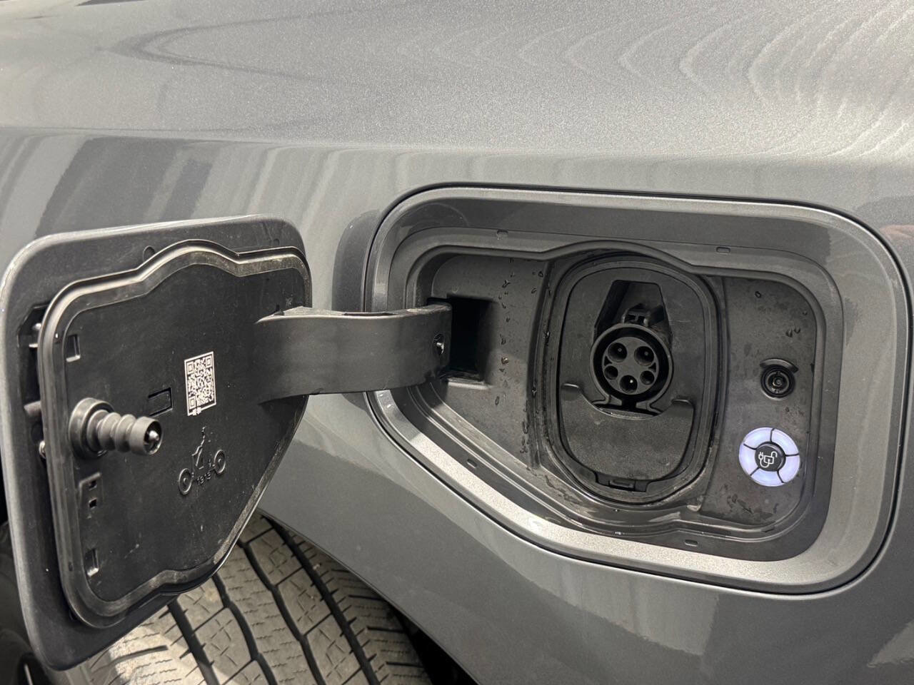 Used 2022 Ford F150 Lightning Lariat image 55