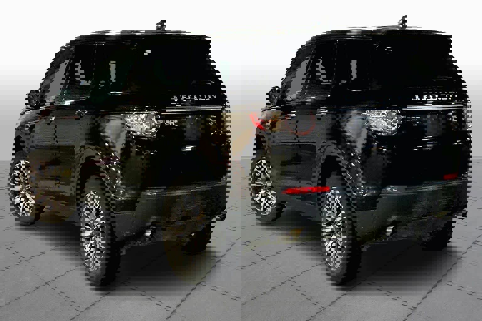 Used 2017 Land Rover Discovery Sport HSE Luxury image 11