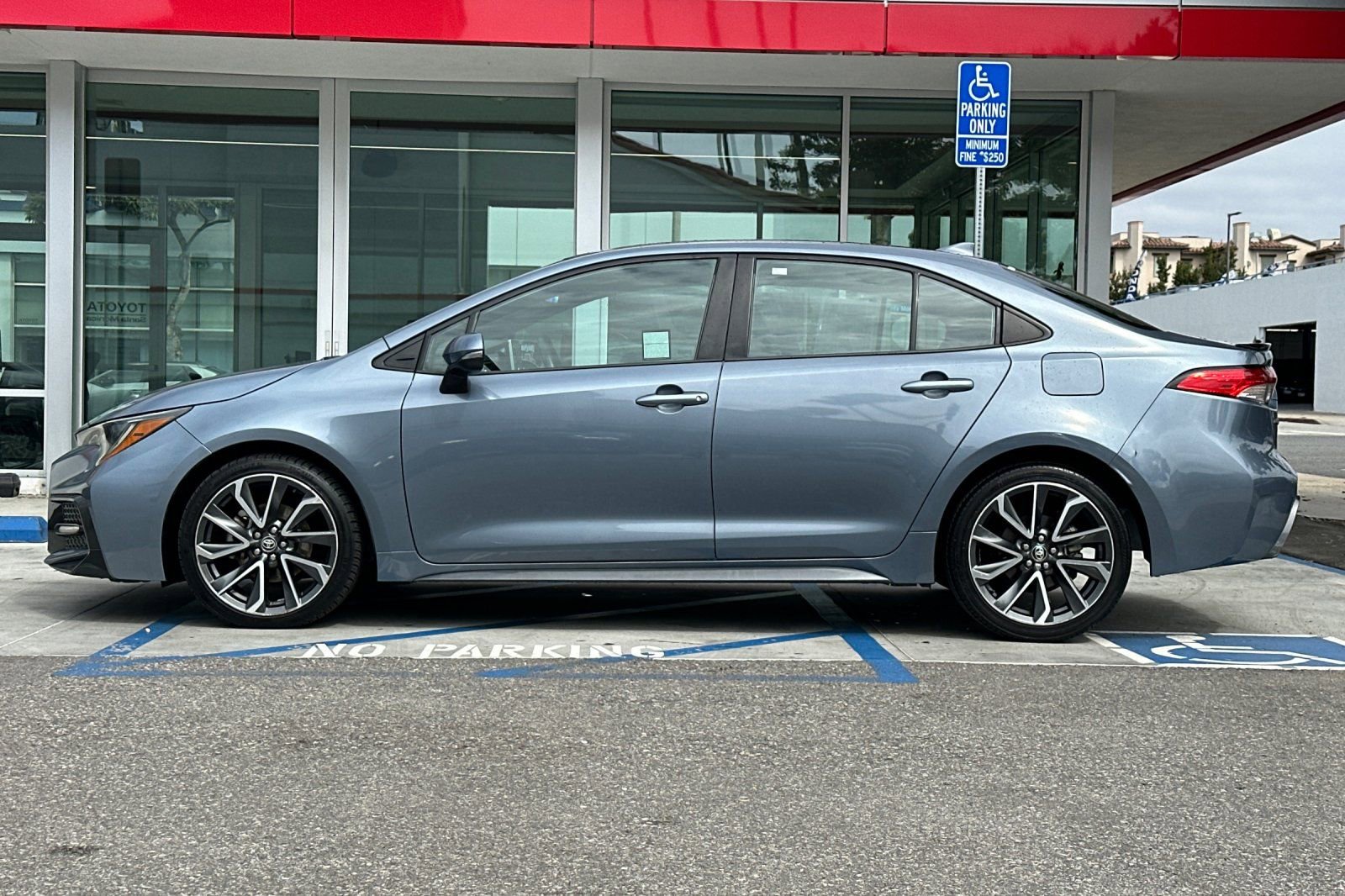 Used 2020 Toyota Corolla SE w/ Carpet Mat Package (TMS) FWD image 7