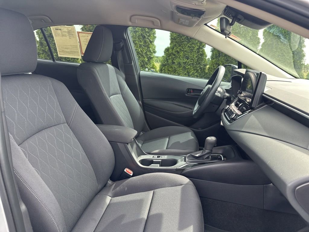 Certified 2025 Toyota Corolla LE FWD image 29