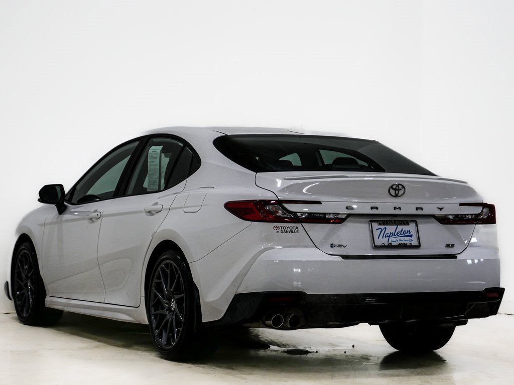 Used 2025 Toyota Camry SE image 8