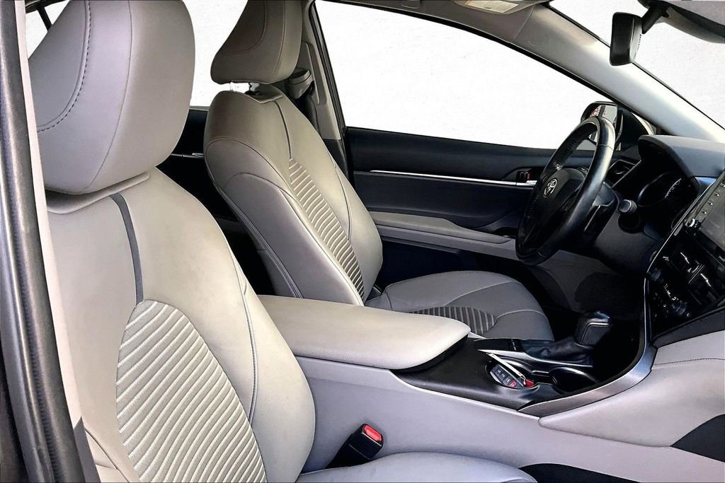Certified 2022 Toyota Camry SE w/ Convenience Package image 28