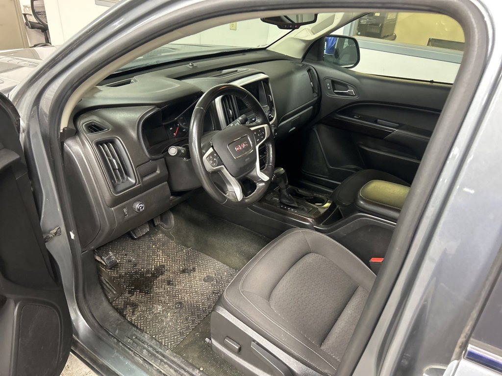 Used 2018 GMC Canyon SLE w/ SLE Convenience Package image 2