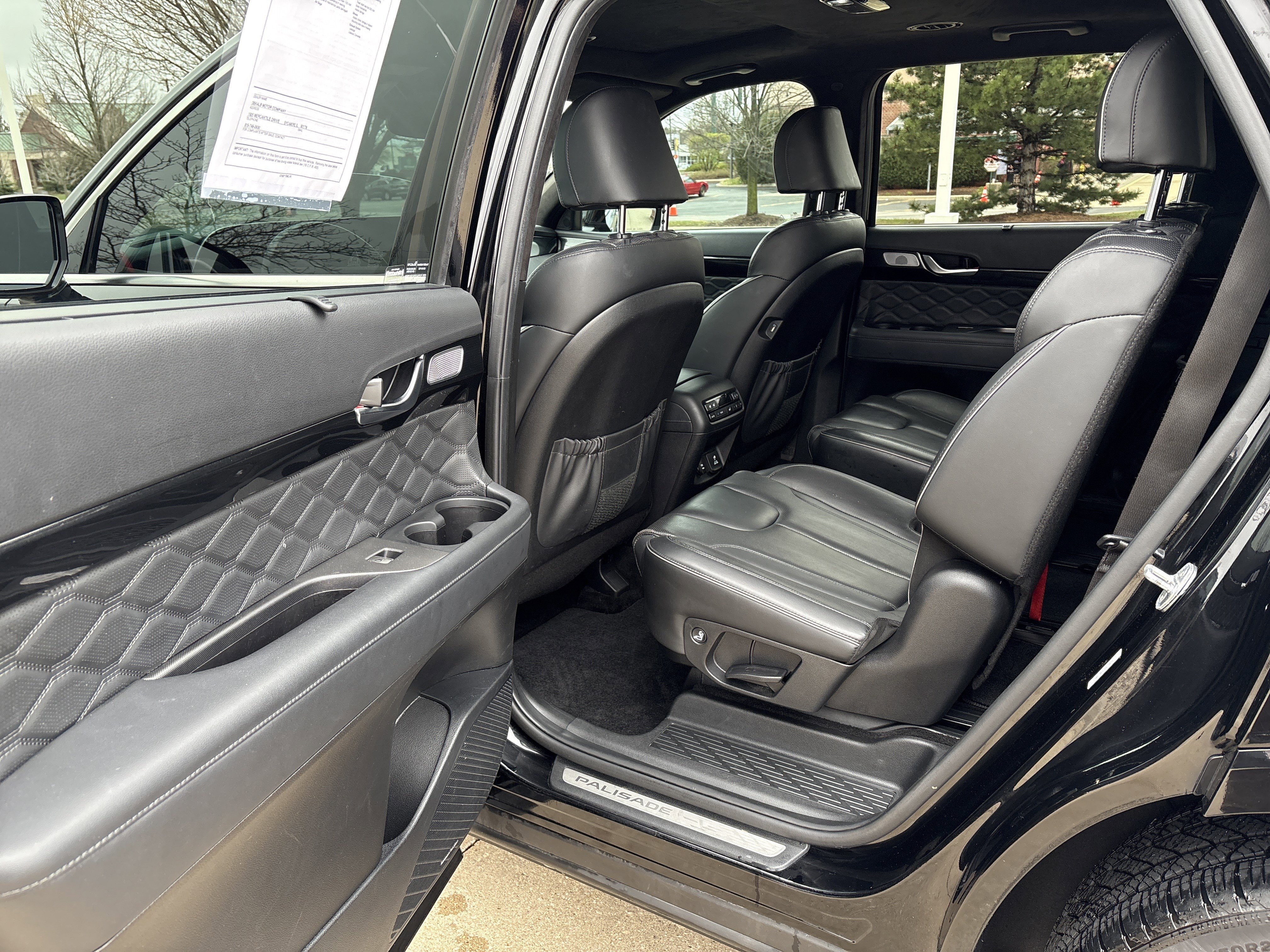 Used 2022 Hyundai Palisade Calligraphy image 11