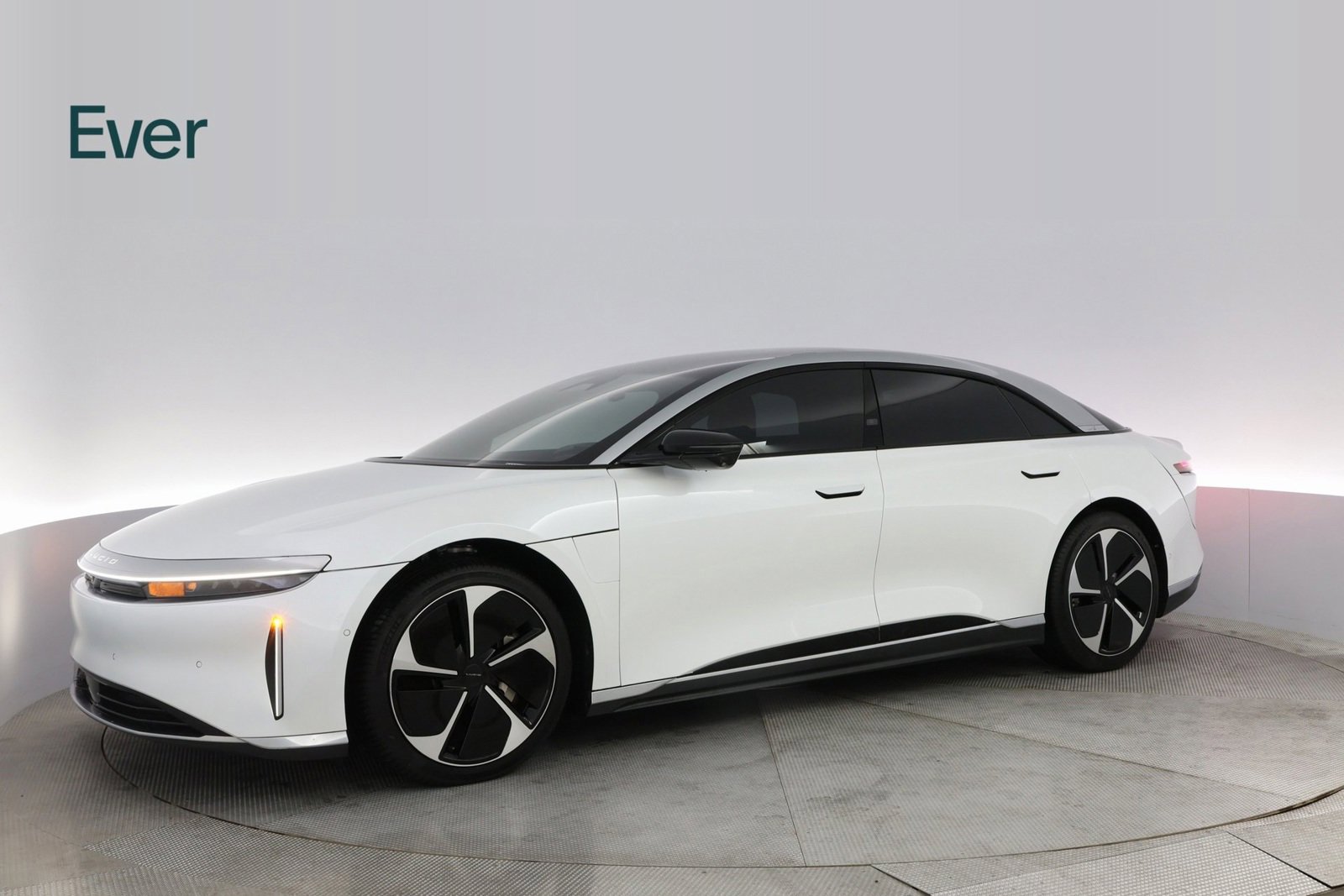 Used 2024 Lucid Air Touring image 15