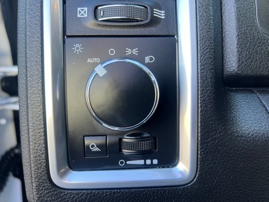 Used 2024 RAM 1500 Warlock RWD image 30