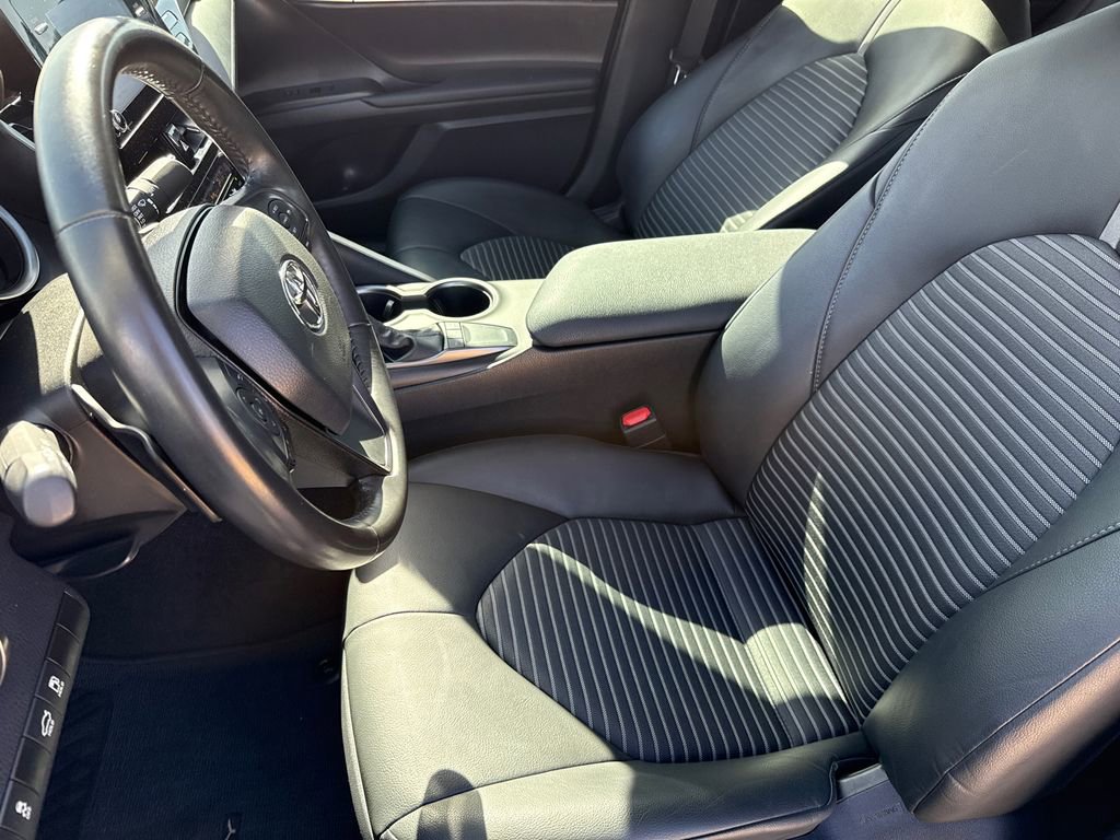 Used 2024 Toyota Camry SE image 18