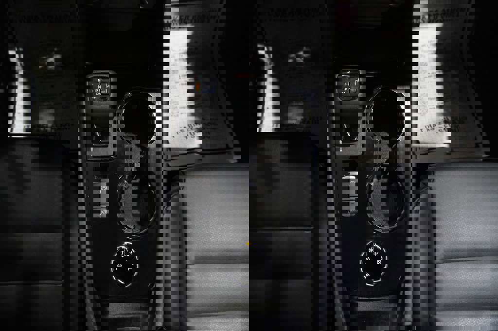 Used 2021 Nissan Rogue SV w/ Premium Package image 29