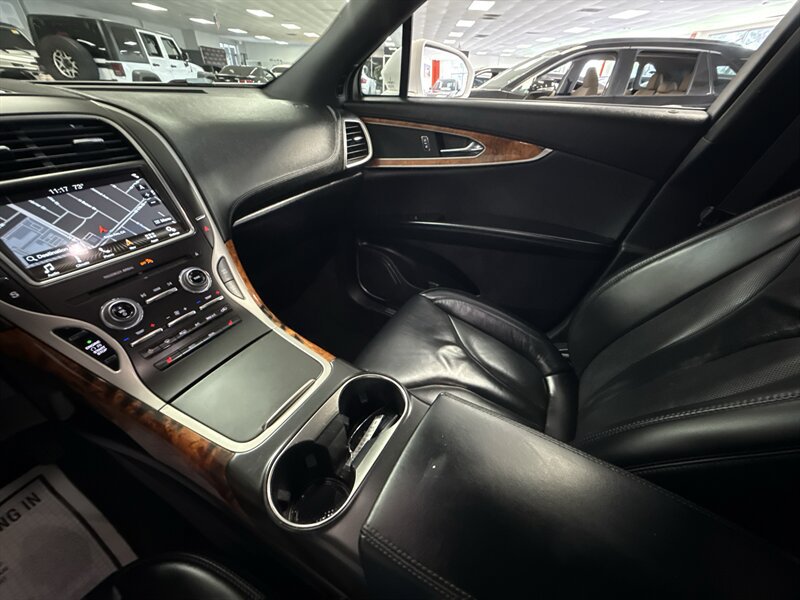 Used 2018 Lincoln MKX Select w/ Select Plus Package FWD image 32