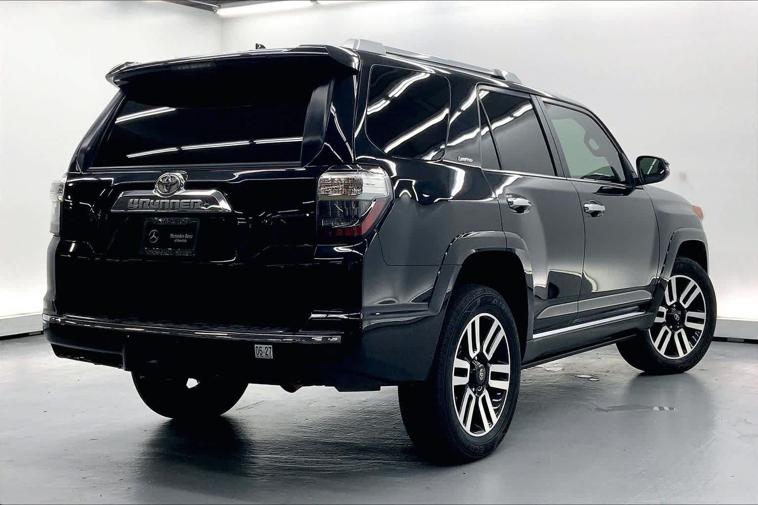 Used 2023 Toyota 4Runner Limited AWD/4WD image 4