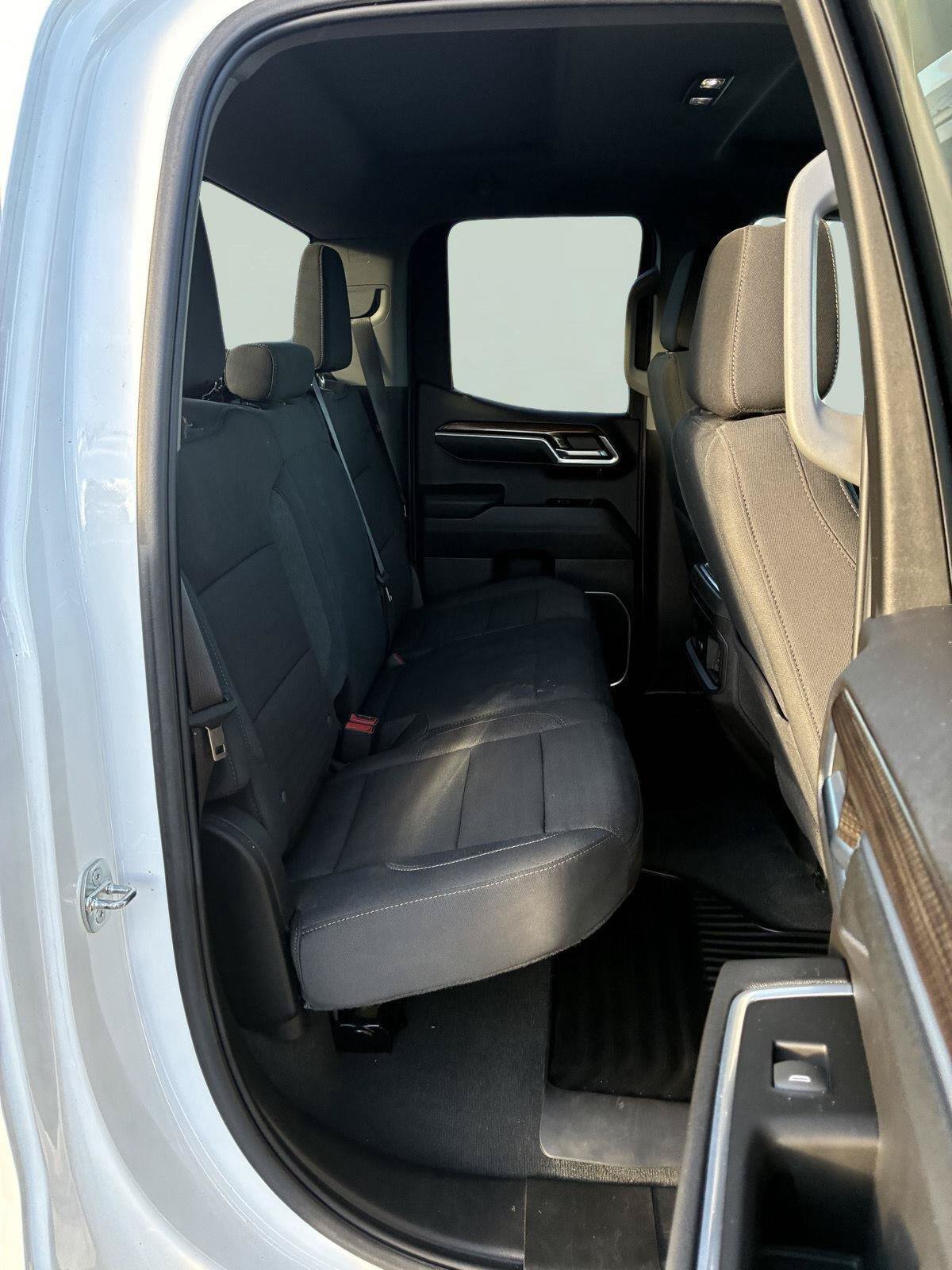 Used 2023 Chevrolet Silverado 1500 LT AWD/4WD image 12