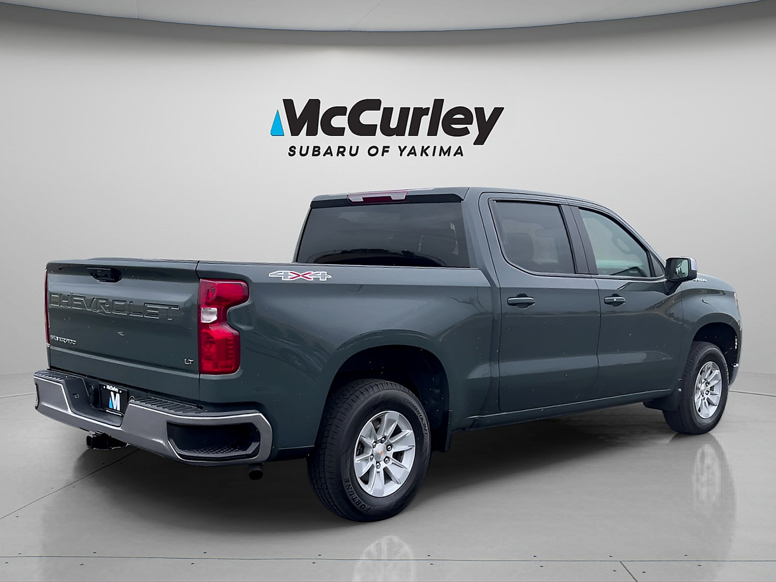 Used 2025 Chevrolet Silverado 1500 LT AWD/4WD image 5