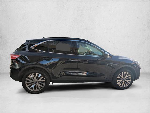 Used 2021 Ford Escape Titanium w/ Class II Trailer Tow Package image 4