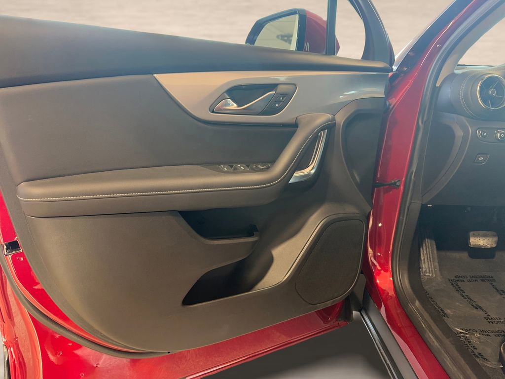 Used 2025 Chevrolet Blazer LT image 11