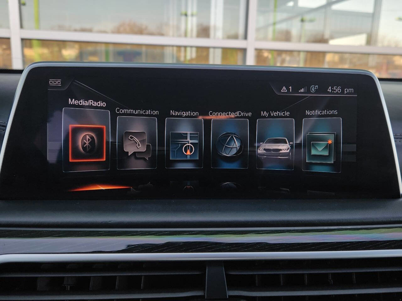 Used 2016 BMW 750i xDrive image 30