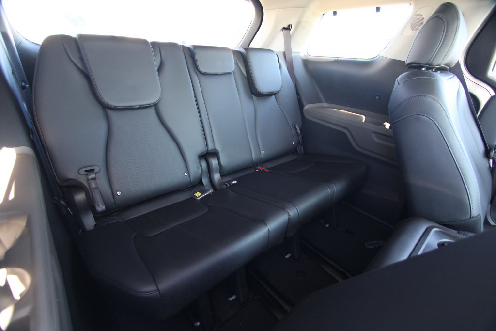 Used 2026 Kia Carnival EX FWD image 10
