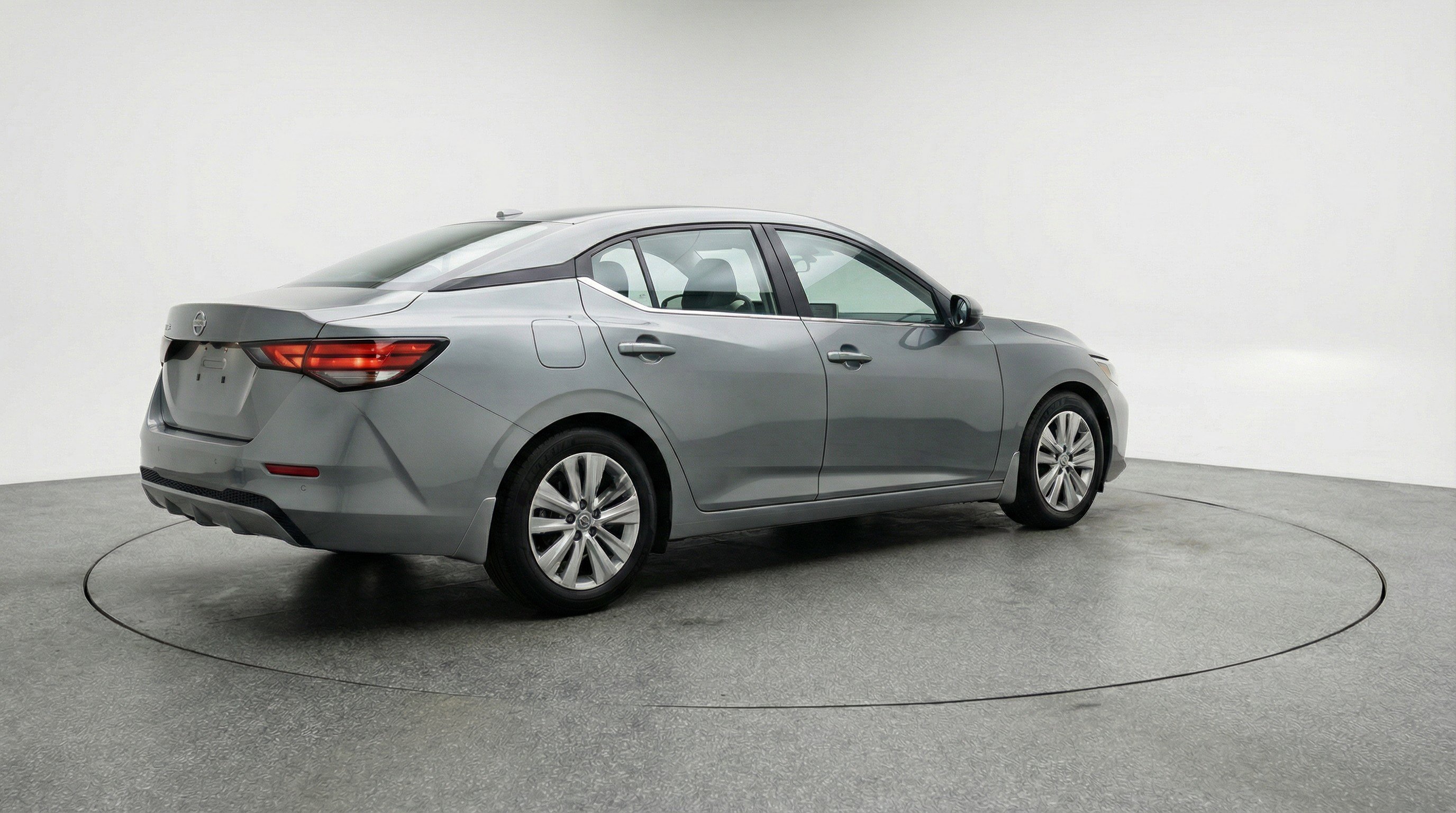 Used 2025 Nissan Sentra S image 9