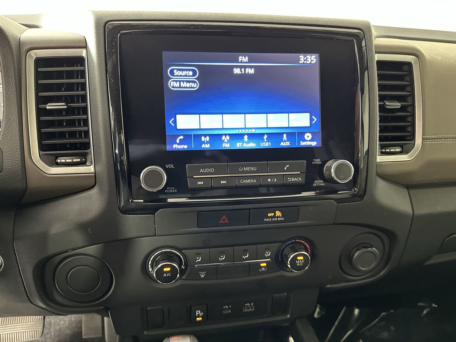 Used 2023 Nissan Frontier SV w/ Technology Package RWD image 21