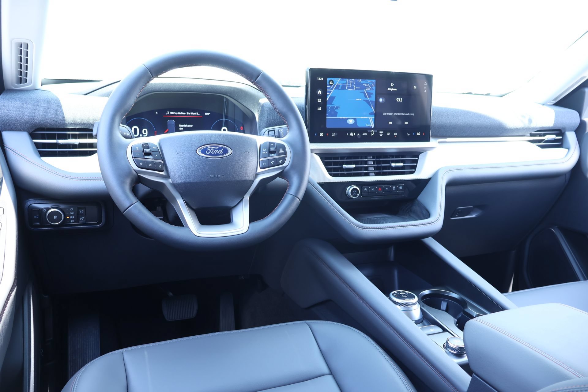 New 2026 Ford Explorer Active w/ Active Comfort Package AWD/4WD image 2