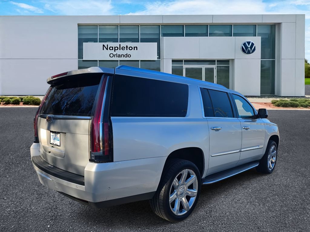 Used 2019 Cadillac Escalade ESV Luxury image 4