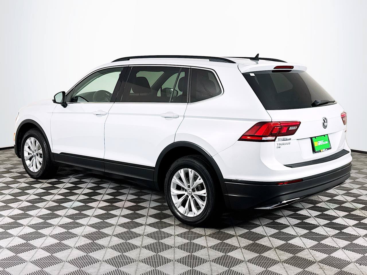 Used 2019 Volkswagen Tiguan SE w/ 3rd Row Seat Package AWD/4WD image 6