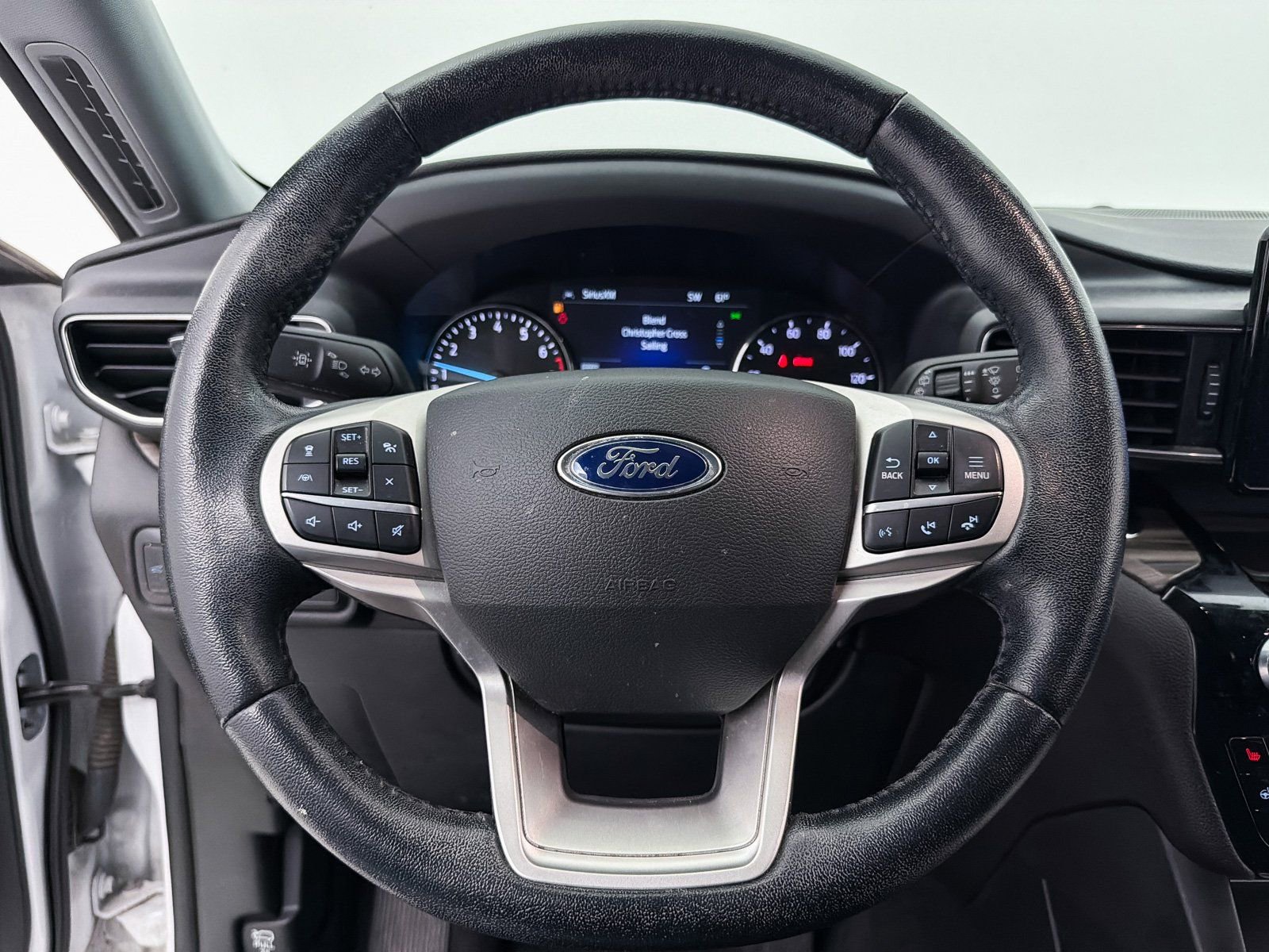 Used 2022 Ford Explorer Limited image 3