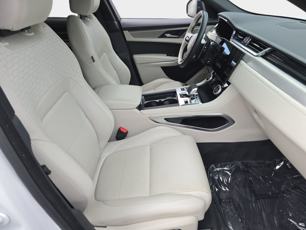 Certified 2025 Jaguar F-PACE R-Dynamic S AWD/4WD image 10