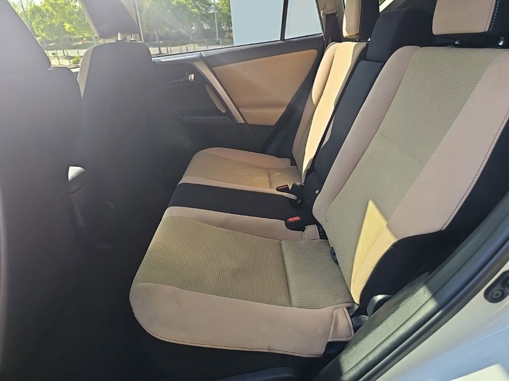 Used 2018 Toyota RAV4 XLE FWD image 30