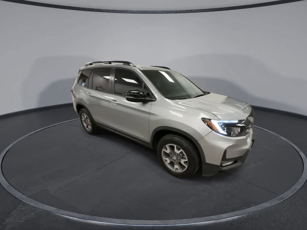 Used 2023 Honda Passport TrailSport image 2