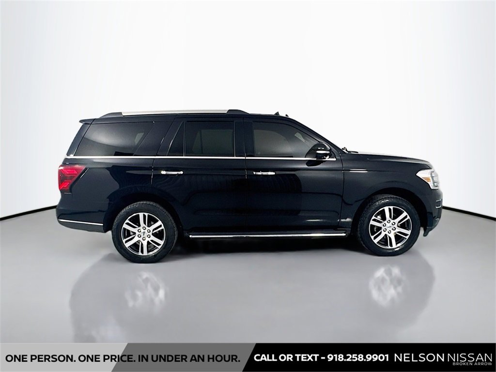 Used 2022 Ford Expedition Limited image 4