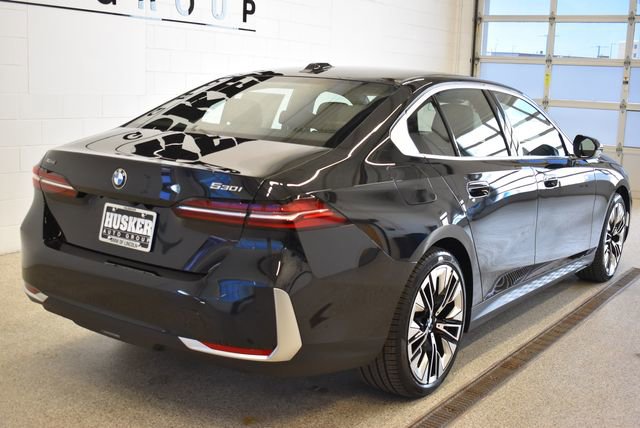 New 2026 BMW 530i xDrive w/ Premium Package image 4