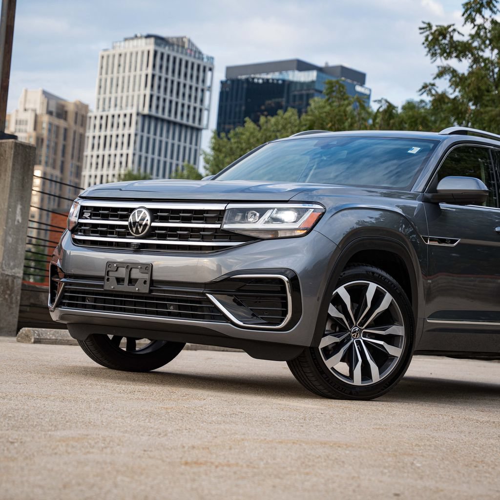 Certified 2022 Volkswagen Atlas SEL Premium AWD/4WD image 2