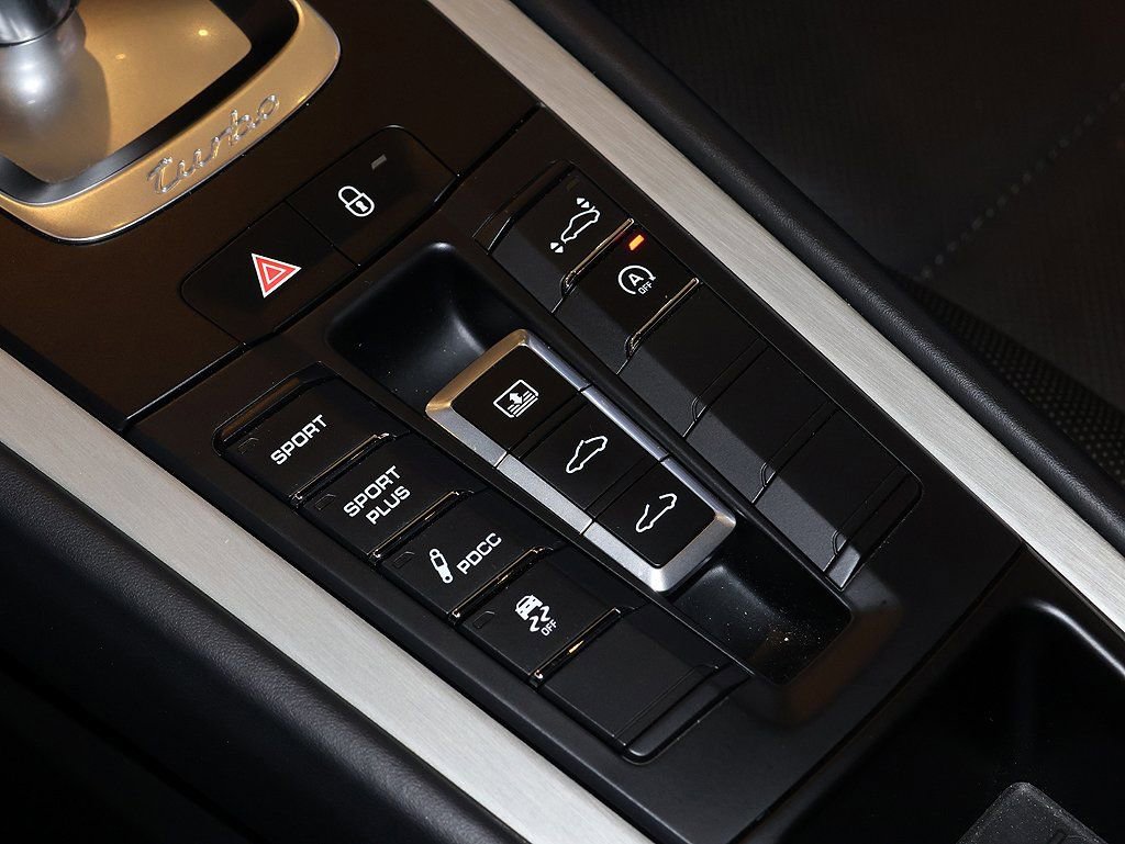 Used 2014 Porsche 911 Turbo S image 53