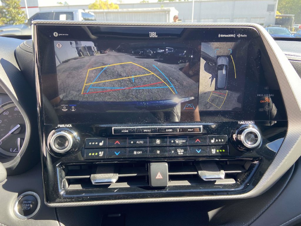 Used 2020 Toyota Highlander Platinum AWD/4WD image 23