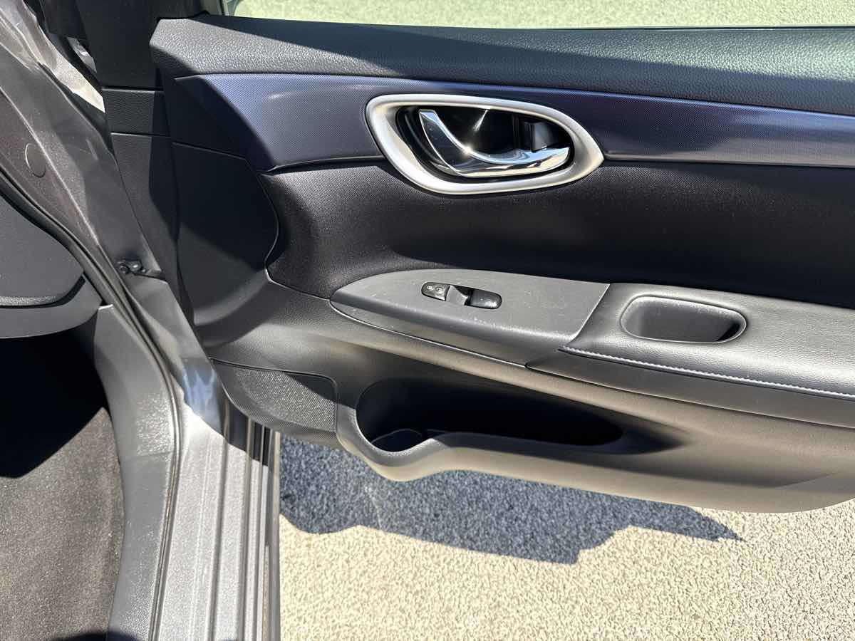 Used 2017 Nissan Sentra SR Turbo FWD image 18